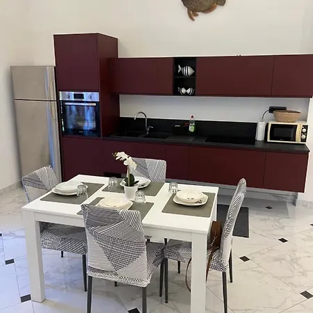 Dante Apartment *